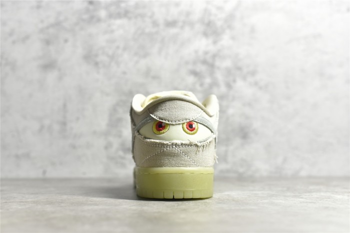SB Dunk Low  Mummy  DM0774-111
