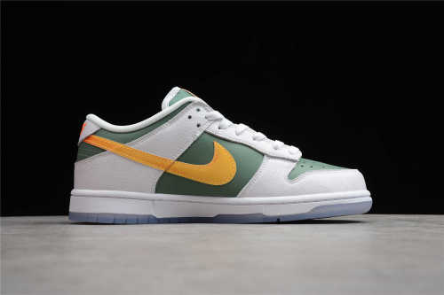 NK SB Dunk Low “NY vs NY” DN2489-300