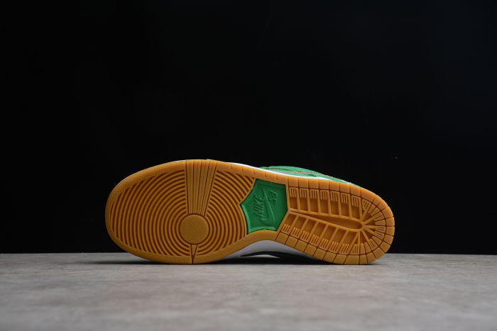 SB Dunk Low  St.Patrick's Day  BQ6817-303