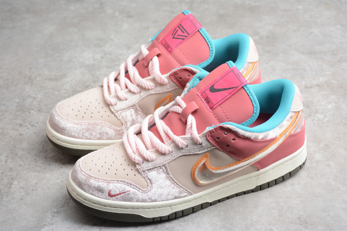 Social Status x Nk SB Dunk Mid Pink DJ1173-600