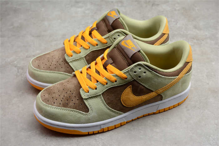 NK Dunk Low “Dusty Olive” DH5360-300