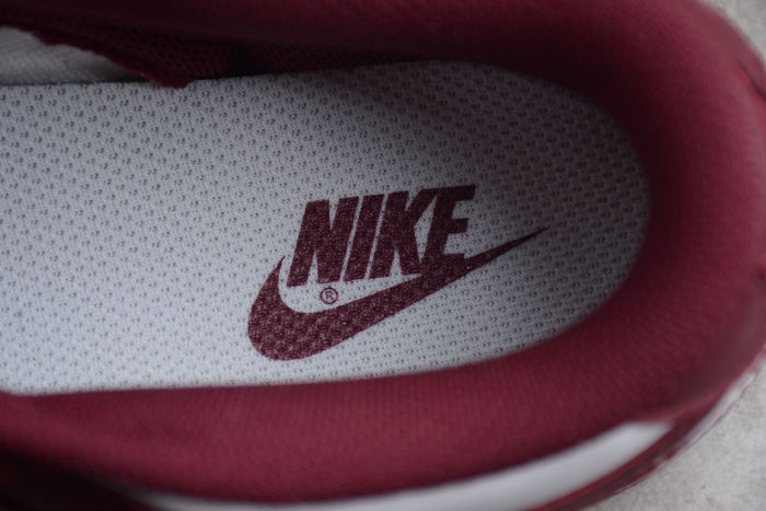 NK SB Dunk Low  Bordeaux   DD1503-108