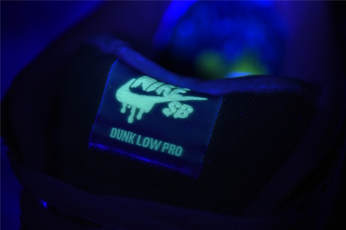 SB Dunk Low  Mummy  DM0774-111