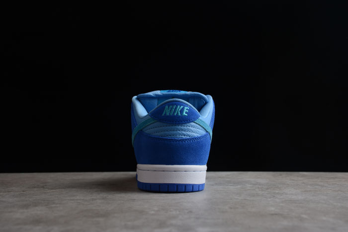 SB Dunk Low “Blue Raspberry” DM0807-400