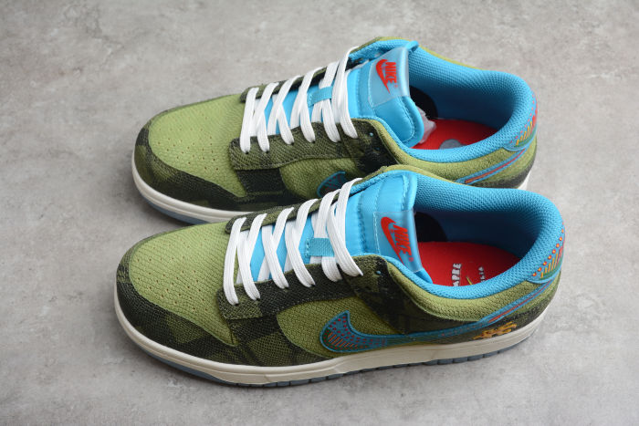 SB Dunk Low “Siempre Familia” DO2160-335