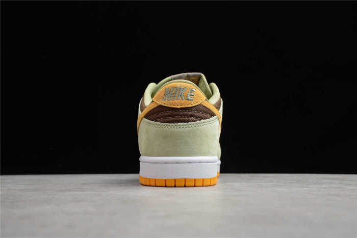 NK Dunk Low “Dusty Olive” DH5360-300