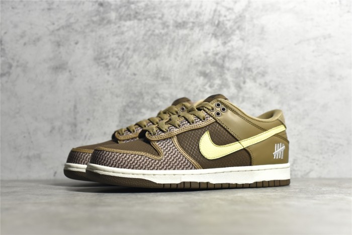 Undefeated x NK Dunk Low SP  Inside Out  DH3061-200