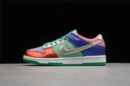 SB Dunk Low SE Sunset Pulse Silver DN0855-600