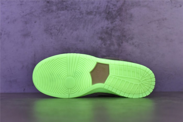 SB Dunk Low  Mummy  DM0774-111