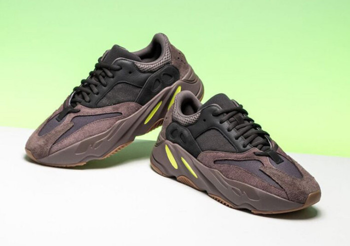 Kanye West x Adidas Yeezy Runner Boost 700“Mauve” EE9614