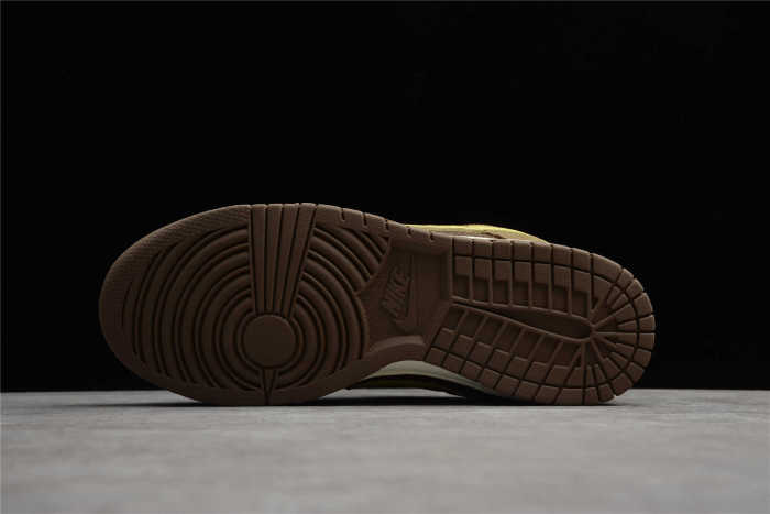 Undefeated x NK Dunk Low SP  Inside Out  DH3061-200