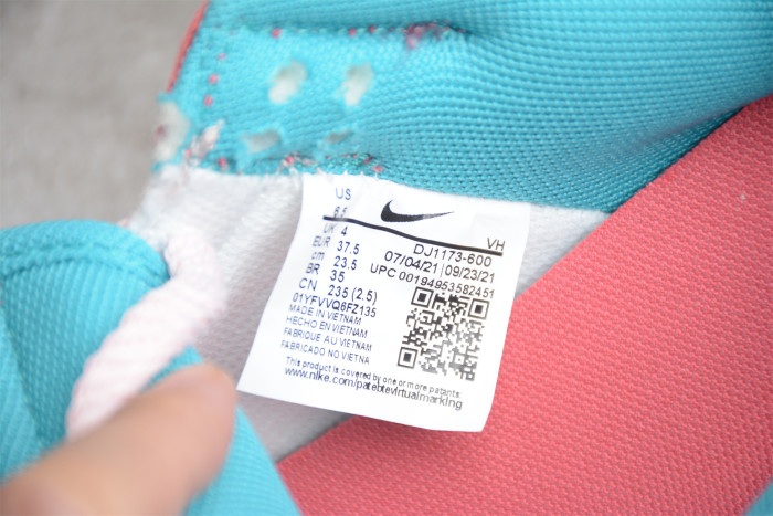 Social Status x Nk SB Dunk Mid Pink DJ1173-600