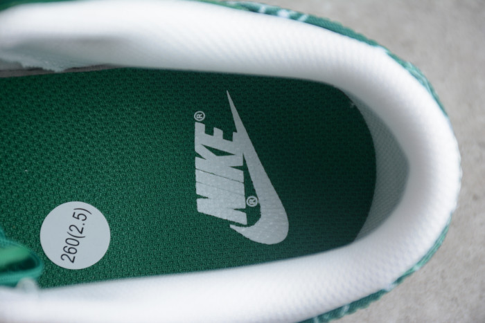 SB Dunk Low Pro Green Paisley DH4401-102