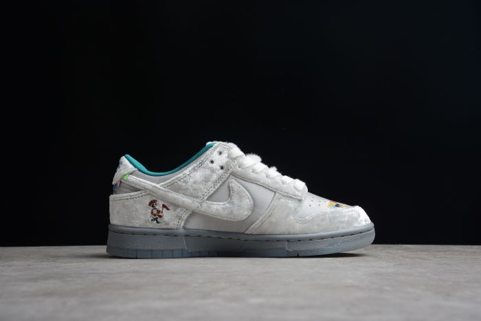 SB Dunk Low “lce” DO2326-001