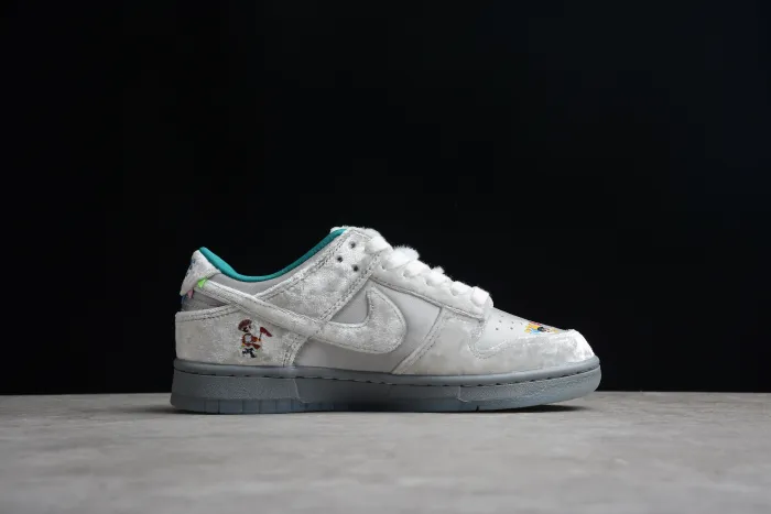 SB Dunk Low “lce” DO2326-001