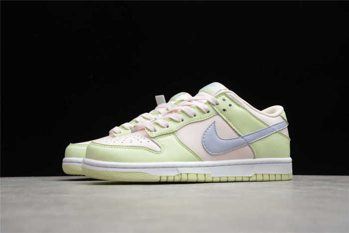 WMNS SB Dunk Low  Light Soft Pink  DD1503-600