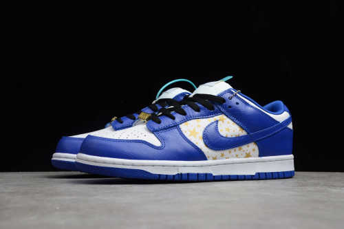 Supreme x SB Dunk Low “Hyper Royal” DH3228-100