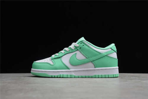 SB Dunk Low WMNS “Green Glow” DD1503-105