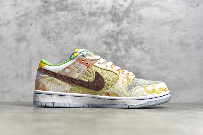 SB Dunk Low “CNY” CV1628-800