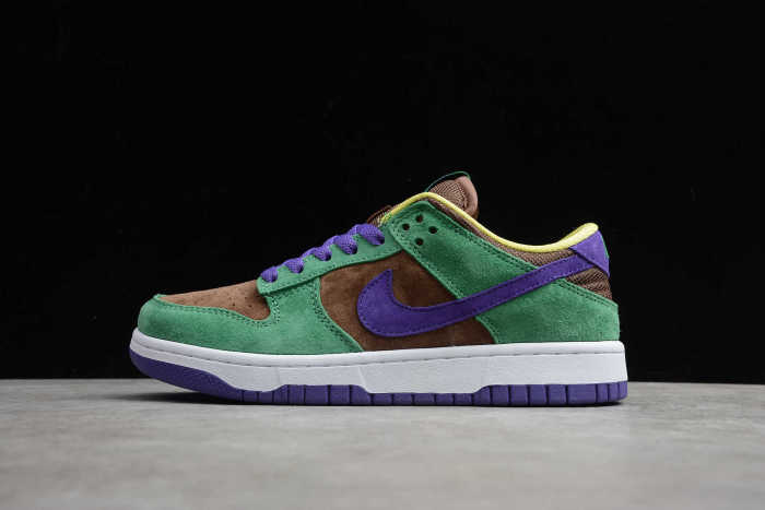 SB Dunk Low Pro QS Bright Melon Gym Green Purple CT2552-700