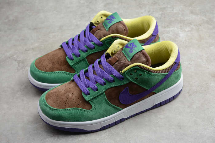 SB Dunk Low Pro QS Bright Melon Gym Green Purple CT2552-700