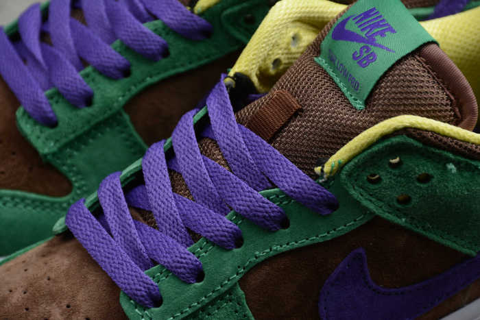 SB Dunk Low Pro QS Bright Melon Gym Green Purple CT2552-700