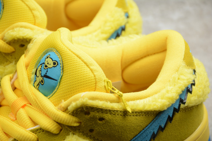 Grateful Dead x SB Dunk Low Pro QS “Yellow Bear” CJ5378-800