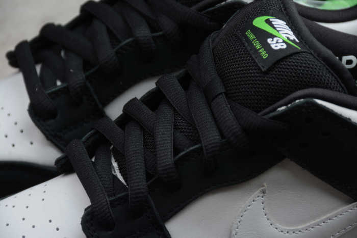 Staple x SB Dunk Low “Pigeon” Black White BV1310-013