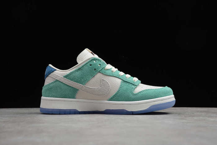Kasina x Dunk Low CZ6540-101
