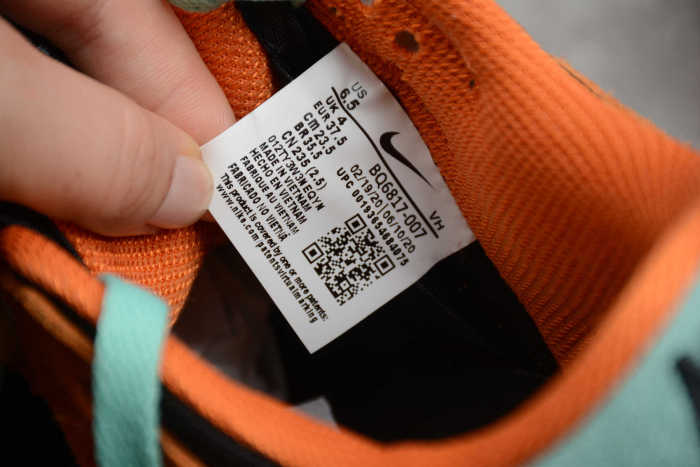 SB Dunk Ceramic Black Orange BQ6817-400