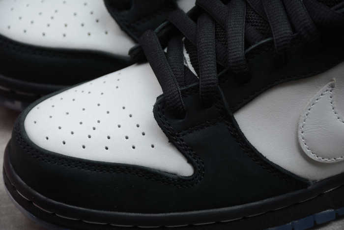 Staple x SB Dunk Low “Pigeon” Black White BV1310-013