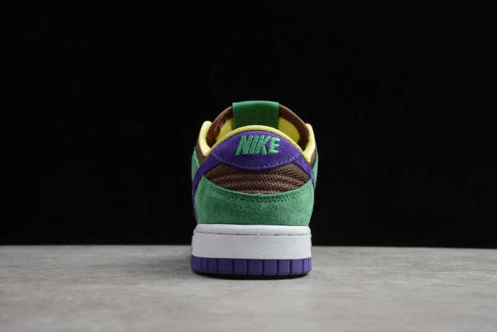 SB Dunk Low Pro QS Bright Melon Gym Green Purple CT2552-700