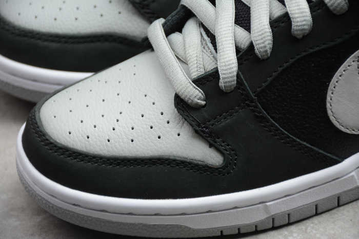 SB Dunk Low J-Pack “Shadow” BQ6817-007