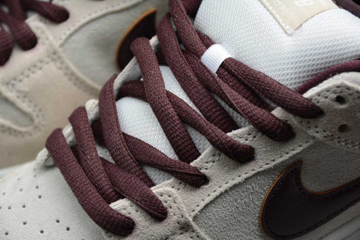 SB Dunk Low Pro Desert Sand Mahogany BQ6817-004