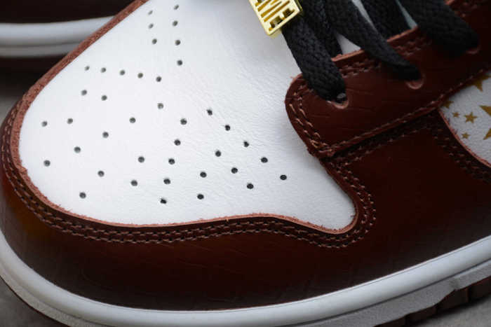 Supreme x SB Dunk Low “Barkroot Brown” DH3228-103