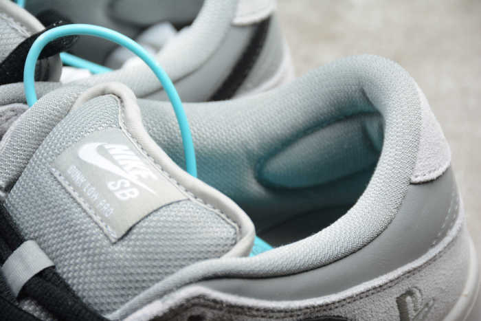 SB Dunk Low “Laser Blue” Grey Black BQ6817-101