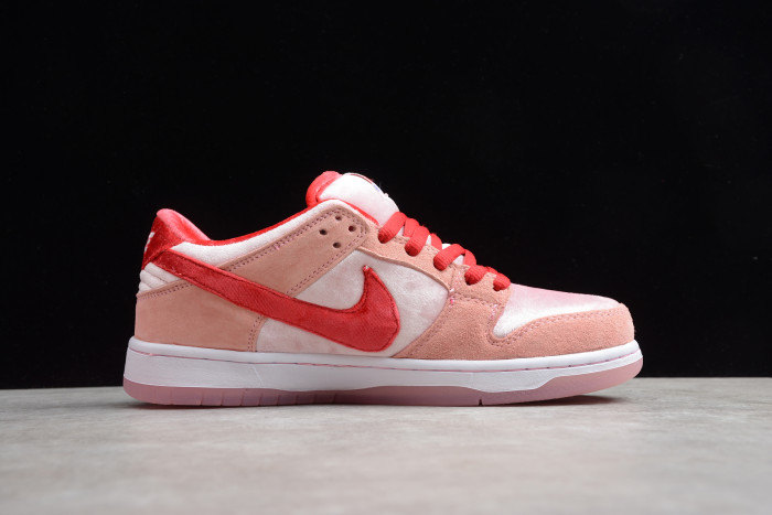 StrangeLove x SB Dunk Low “Valentine's Day” CT2552-800