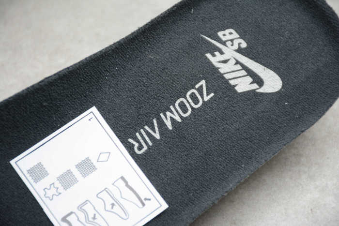 SB Dunk Low J-Pack “Shadow” BQ6817-007