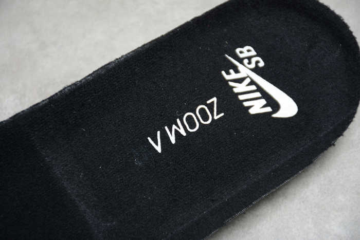 SB Dunk Black White CN8607-003