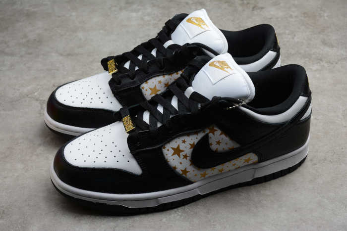 Supreme x SB Dunk Low “Black Stars”  DH3228-102