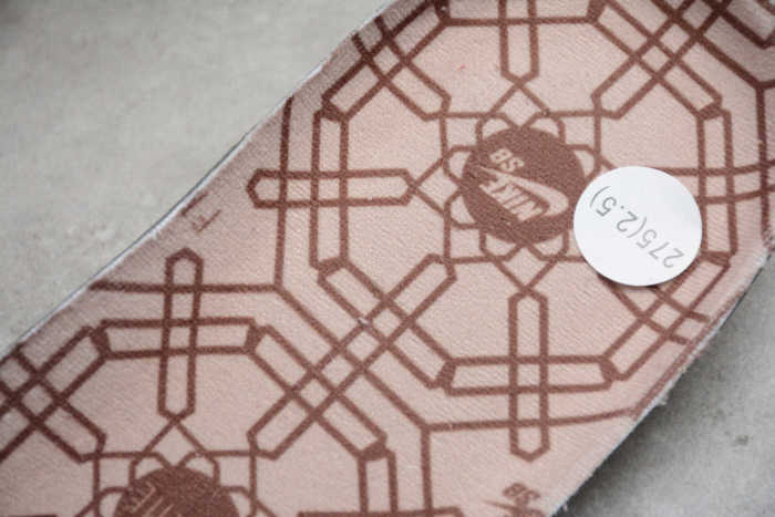 Frame Skate x SB Dunk Low “Habibi” White Red Black CT2550-600