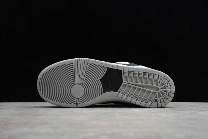 SB Dunk Low “Laser Blue” Grey Black BQ6817-101