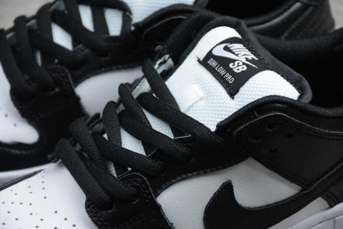 SB Dunk Black White CN8607-003