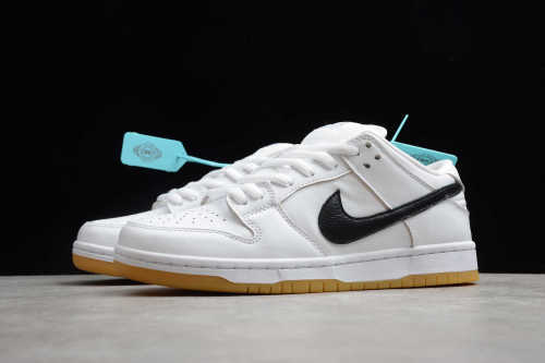 SB Dunk “Orange Label” CD2563-100