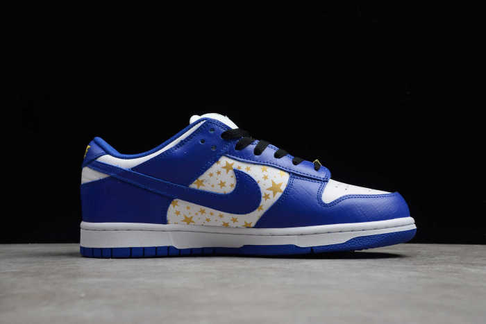 Supreme x SB Dunk Low “Hyper Royal” DH3228-100