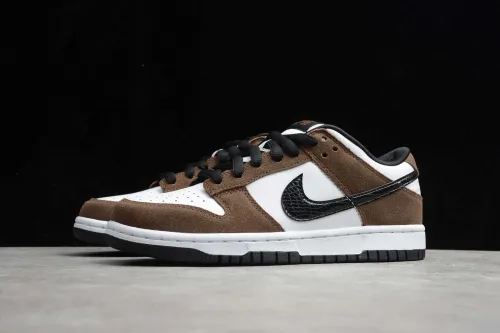 SB Dunk Low SP Trail End Brown 304292-102