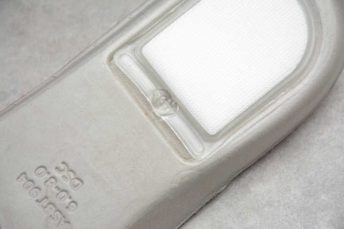 Supreme x SB Dunk Low “Hyper Royal” DH3228-100