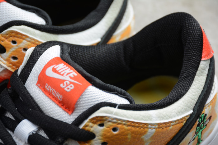 SB Dunk Low “Raygun Tie-Dye”  BQ6832-101