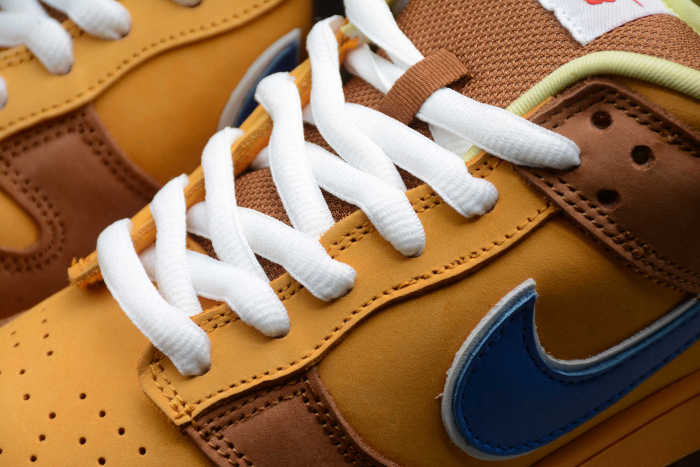 SB Dunk Low Premium “Newcastle Brown Ale” 313170-741