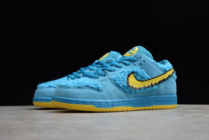 Grateful Dead x SB Dunk Low Pro QS “Blue Bear” CJ5378-400